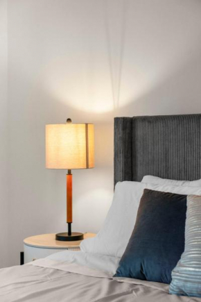 New stylish condo in Hollywood